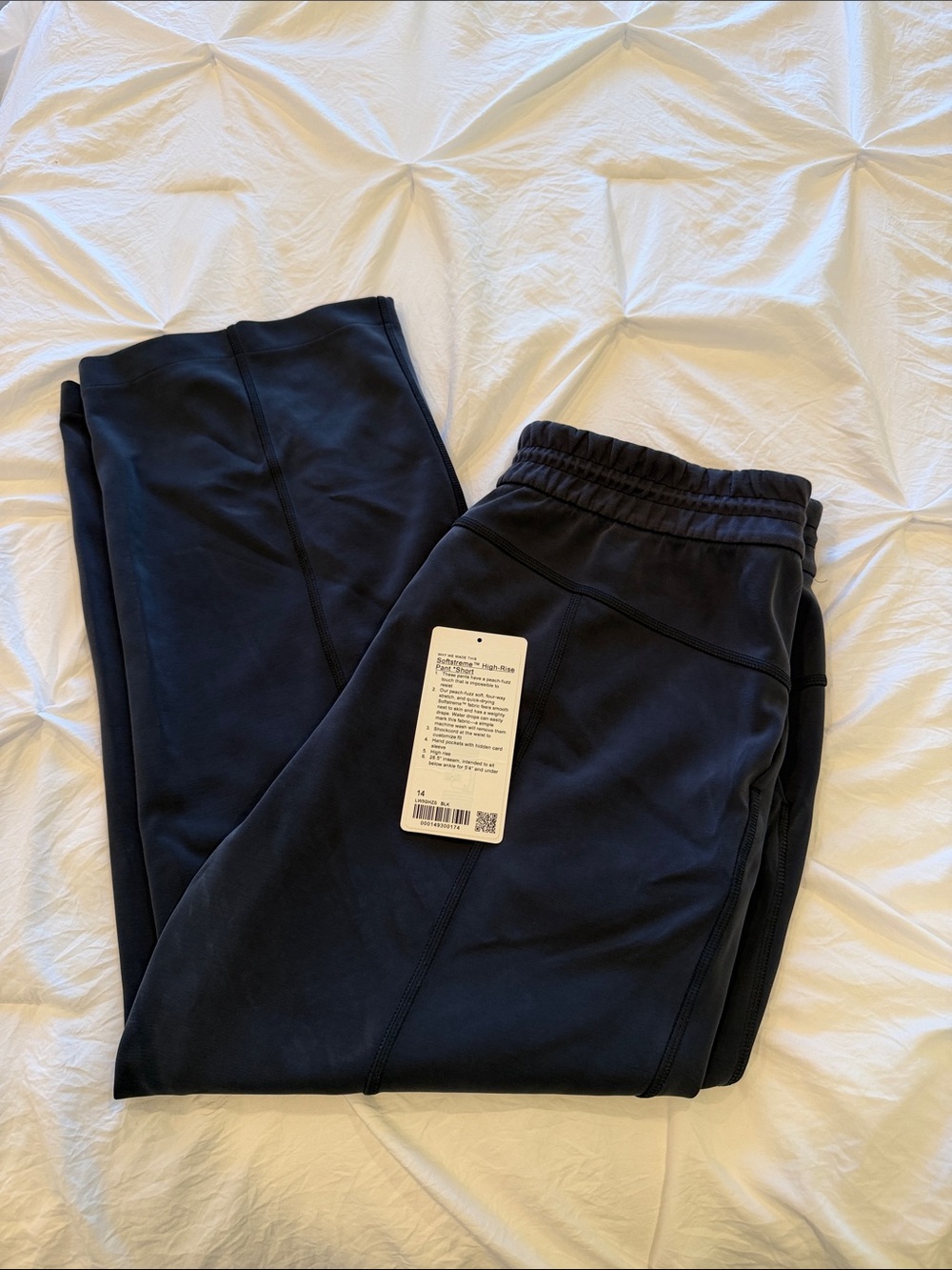 Lululemon Softstreme High-Rise Pant size 14 Short